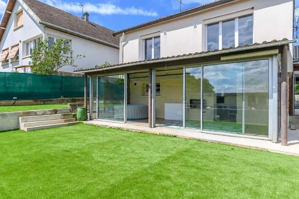 Villa Ballon D Or Goussainville  Francja